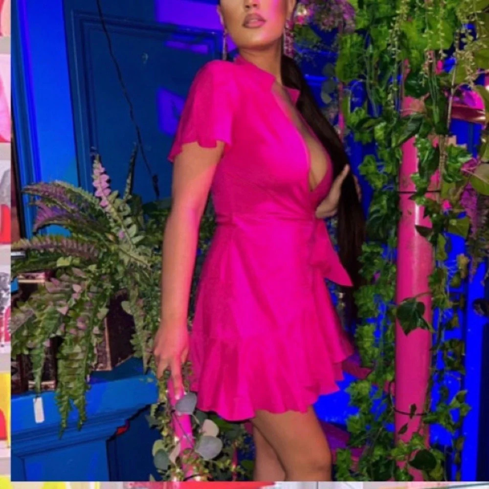 Pink ruffle twirl wrap dress - Picture 4 of 6